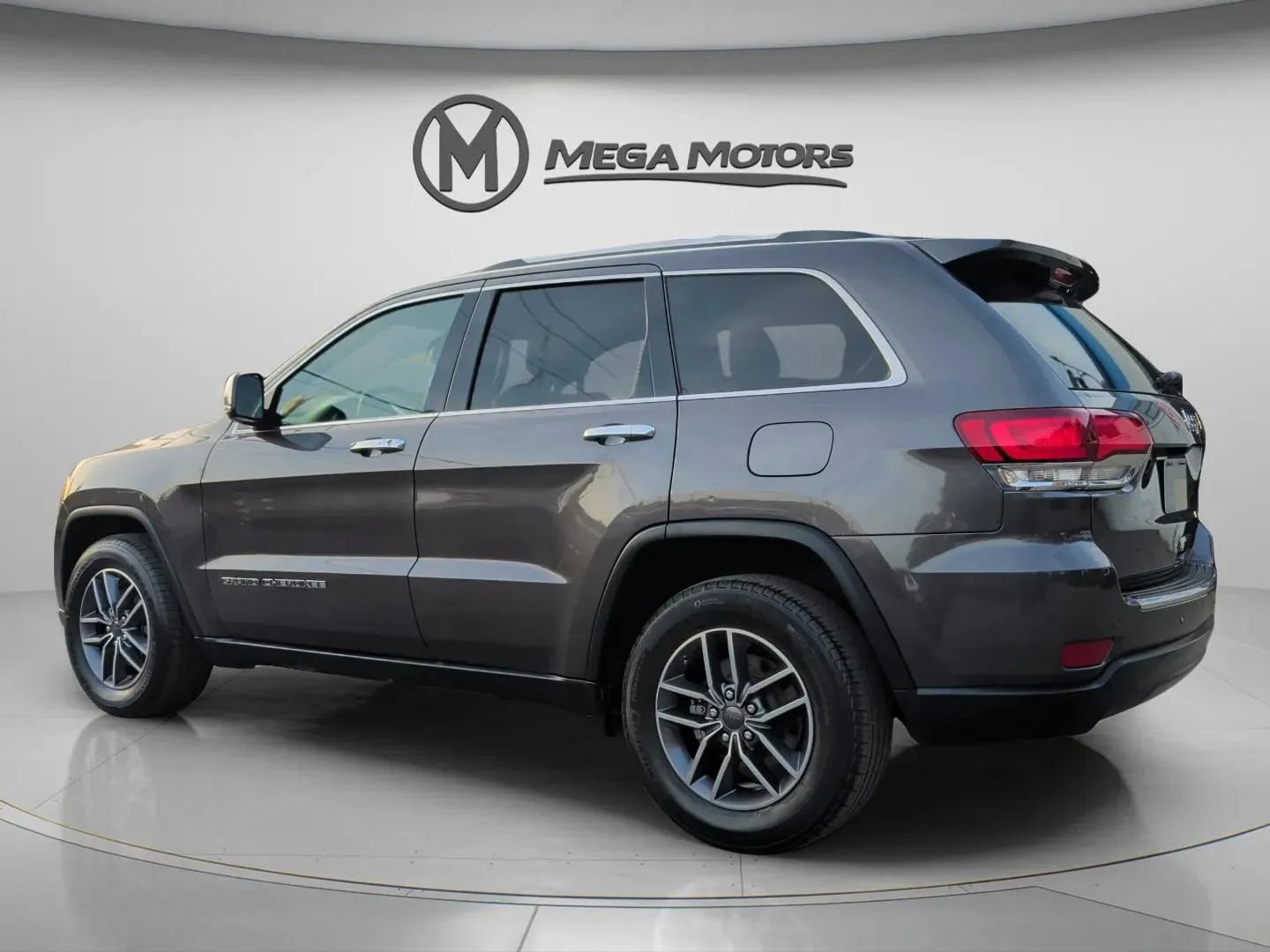 Used 2020 Jeep Grand Cherokee Limited w/ Luxury Group II RWD image 4