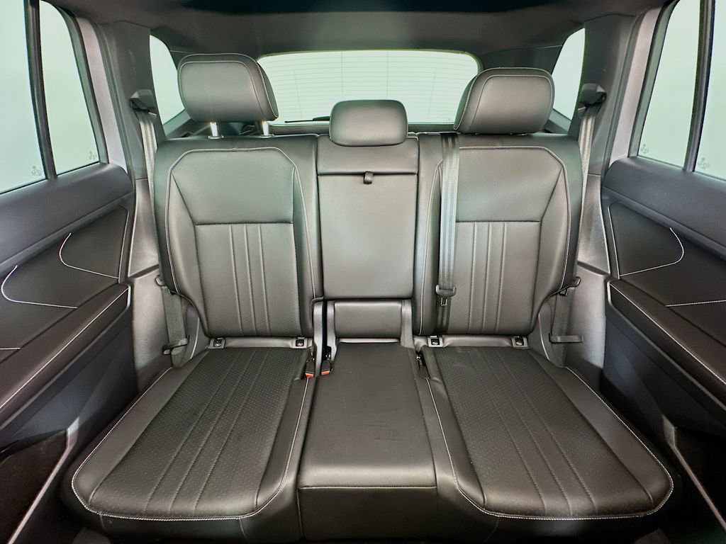 Used 2023 Volkswagen Tiguan SE R-Line image 13
