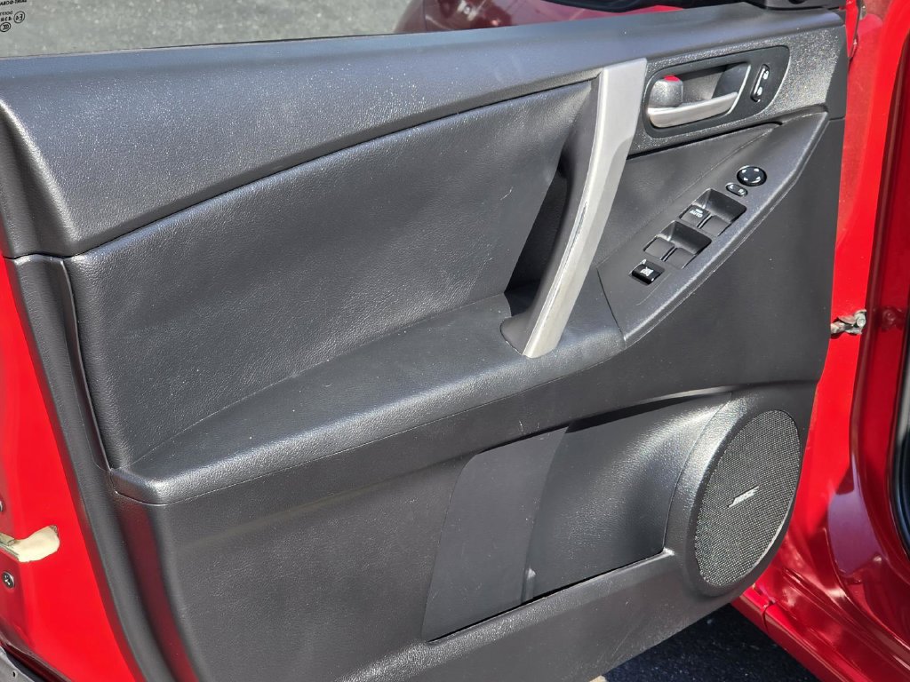 Used 2013 MAZDA MAZDA3 i Grand Touring w/ Tech Pkg FWD image 10