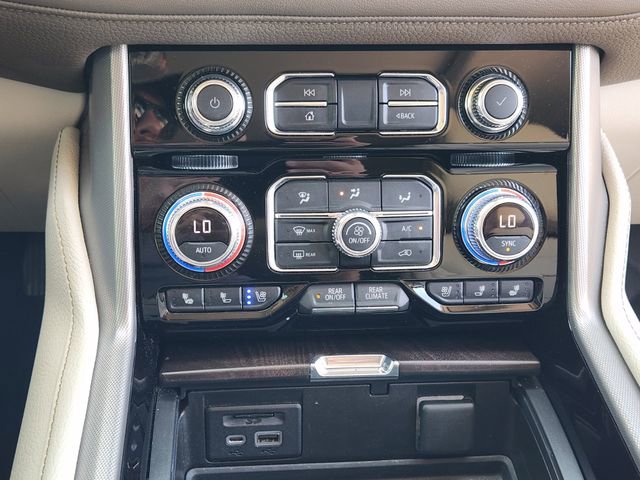 Used 2021 GMC Yukon Denali w/ Denali Premium Package image 20