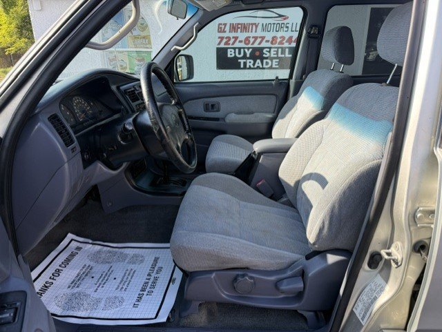 Used 2000 Toyota 4Runner SR5 RWD image 8