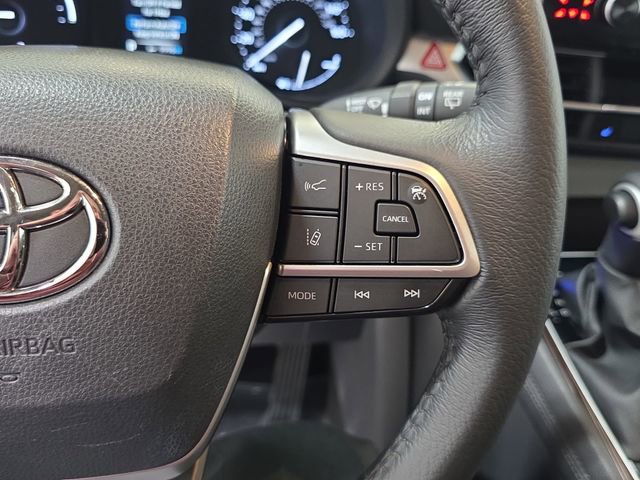 Certified 2023 Toyota Sienna XLE AWD/4WD image 14