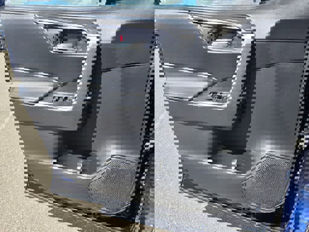 Used 2024 Toyota RAV4 XLE FWD image 19