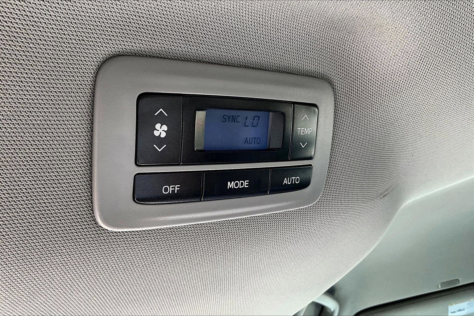 Used 2019 Toyota Sienna LE FWD image 31