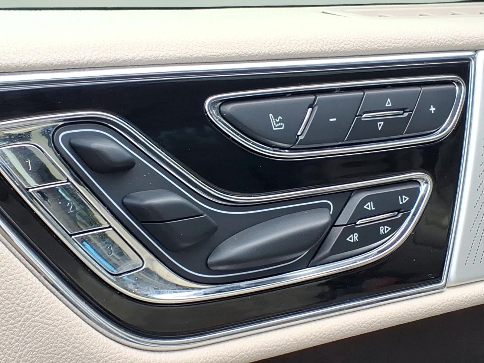 Certified 2021 Lincoln Navigator Reserve AWD/4WD image 15