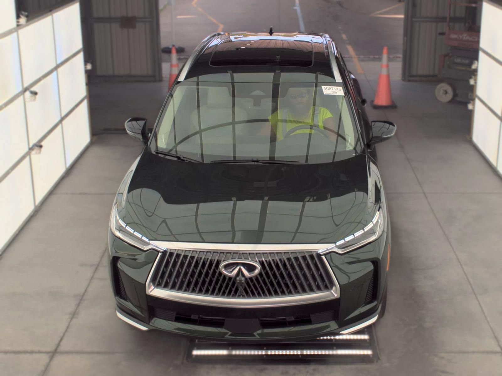 Certified 2026 INFINITI QX60 Luxe w/ Cargo Package AWD/4WD image 2