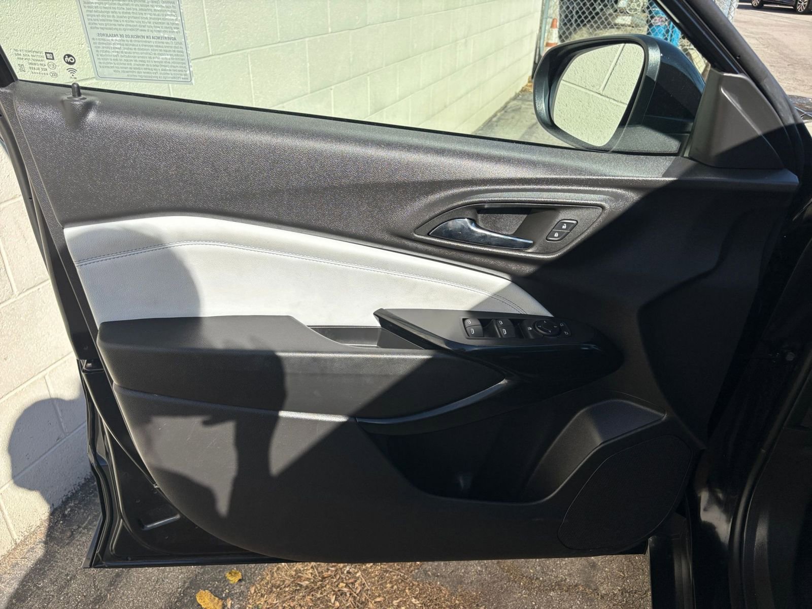 Used 2025 Chevrolet Trax LT image 20