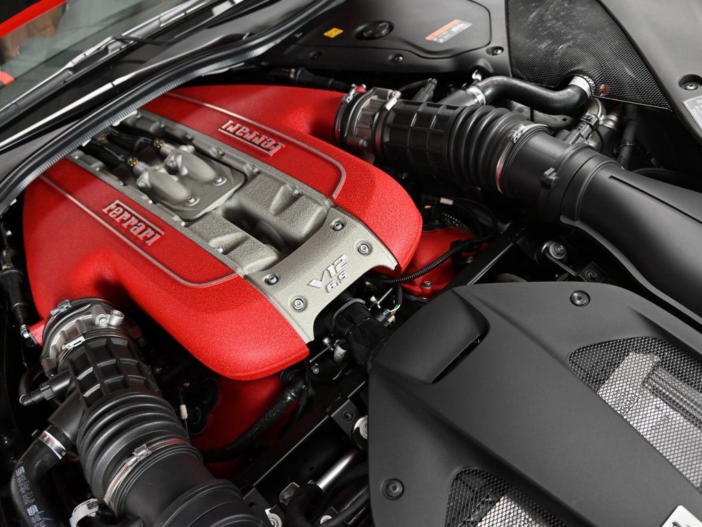 Used 2022 Ferrari 812 GTS image 28