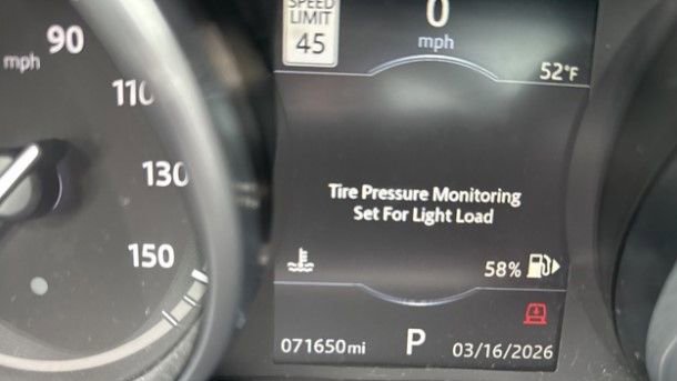 Used 2017 Land Rover Discovery HSE Luxury image 2