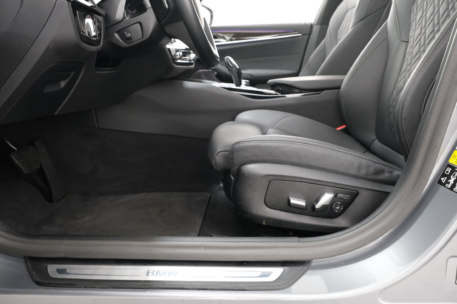 Used 2023 BMW 530i xDrive w/ Premium Package AWD/4WD image 33