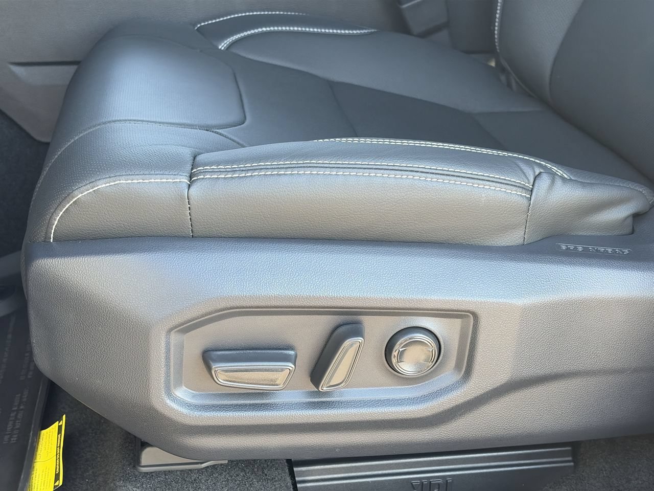 New 2026 Toyota Tundra Limited AWD/4WD image 17
