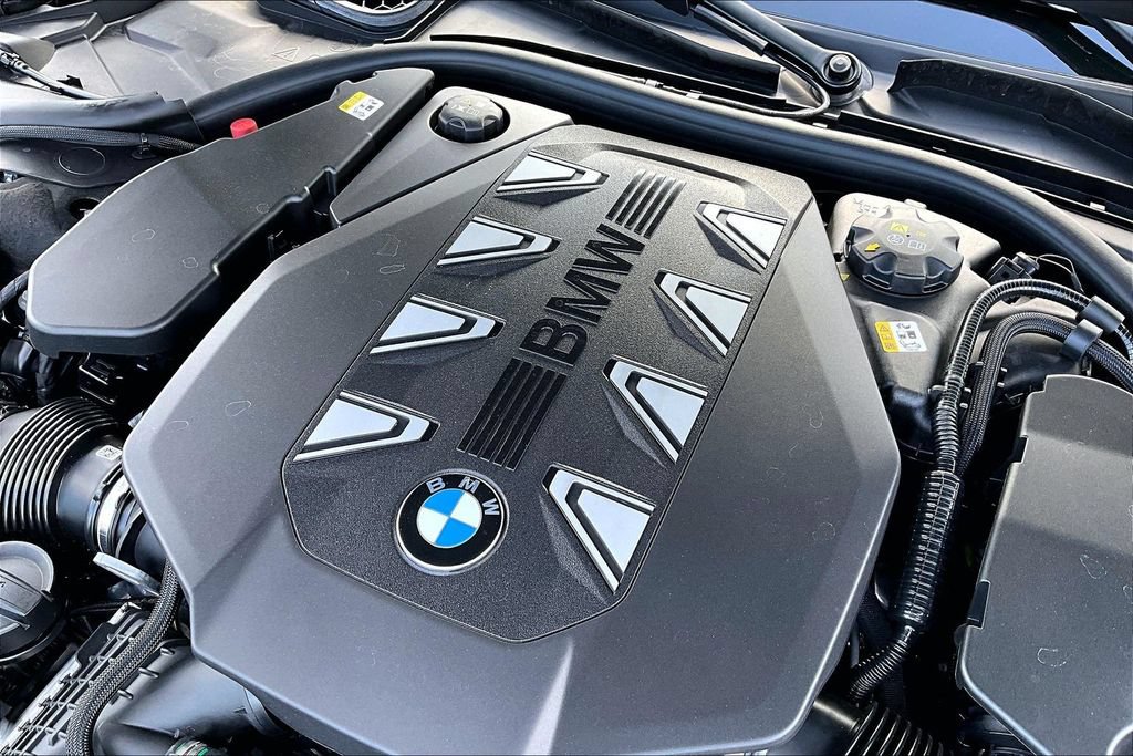 Certified 2026 BMW 760i xDrive w/ Executive Package AWD/4WD image 32