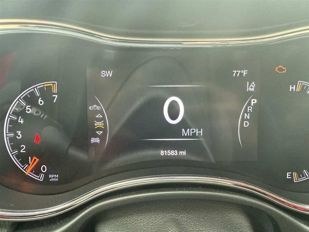 Used 2020 Jeep Grand Cherokee Altitude image 5