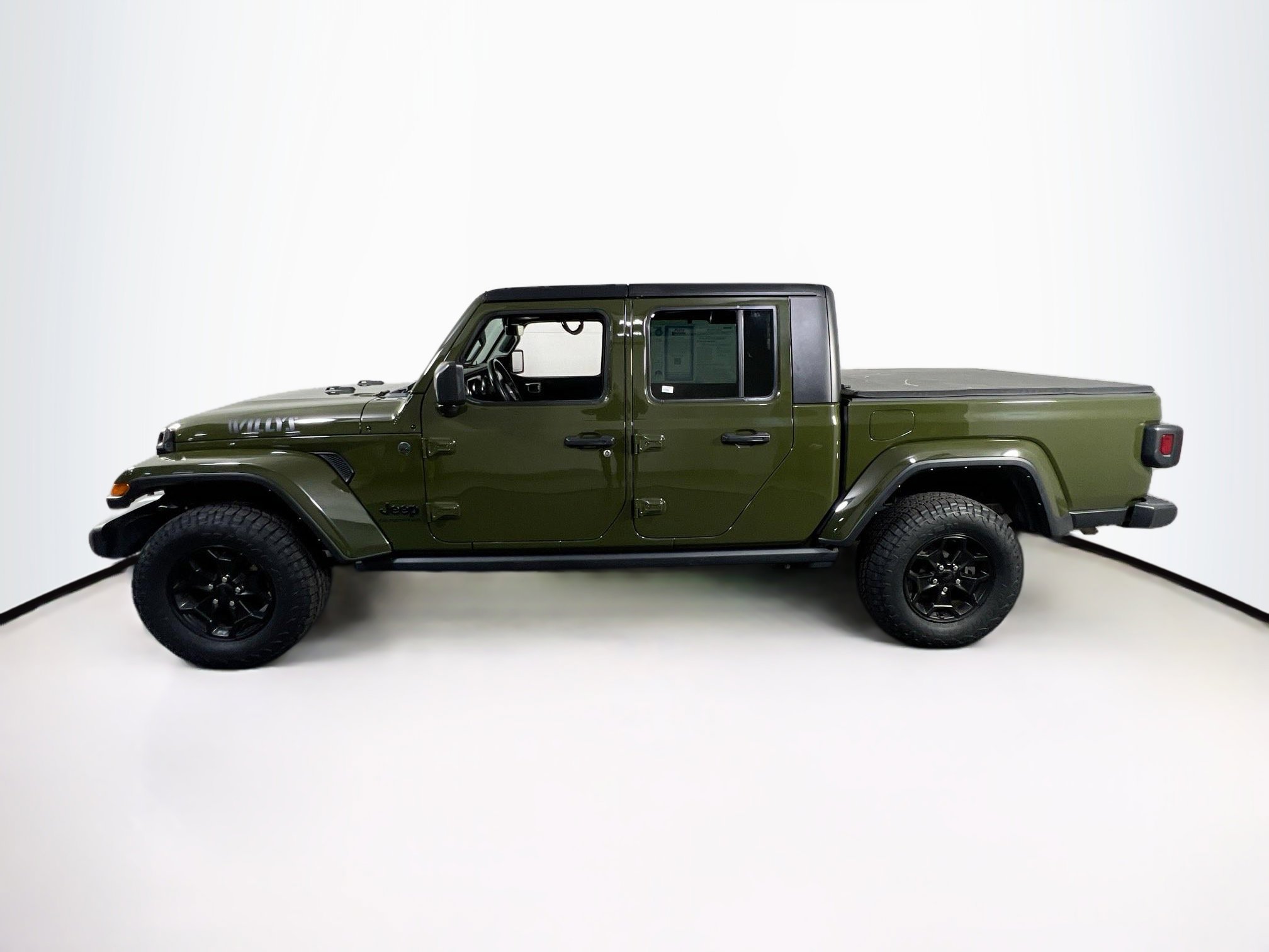 Used 2022 Jeep Gladiator Willys image 8