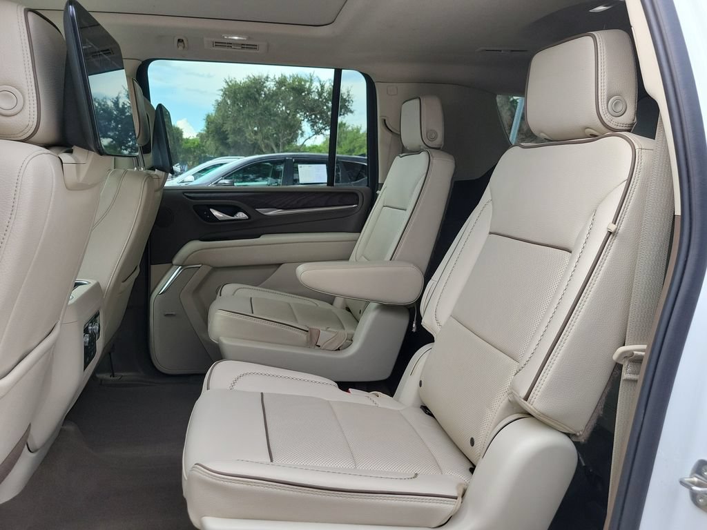 Certified 2024 GMC Yukon XL Denali w/ Denali Reserve Package AWD/4WD image 14