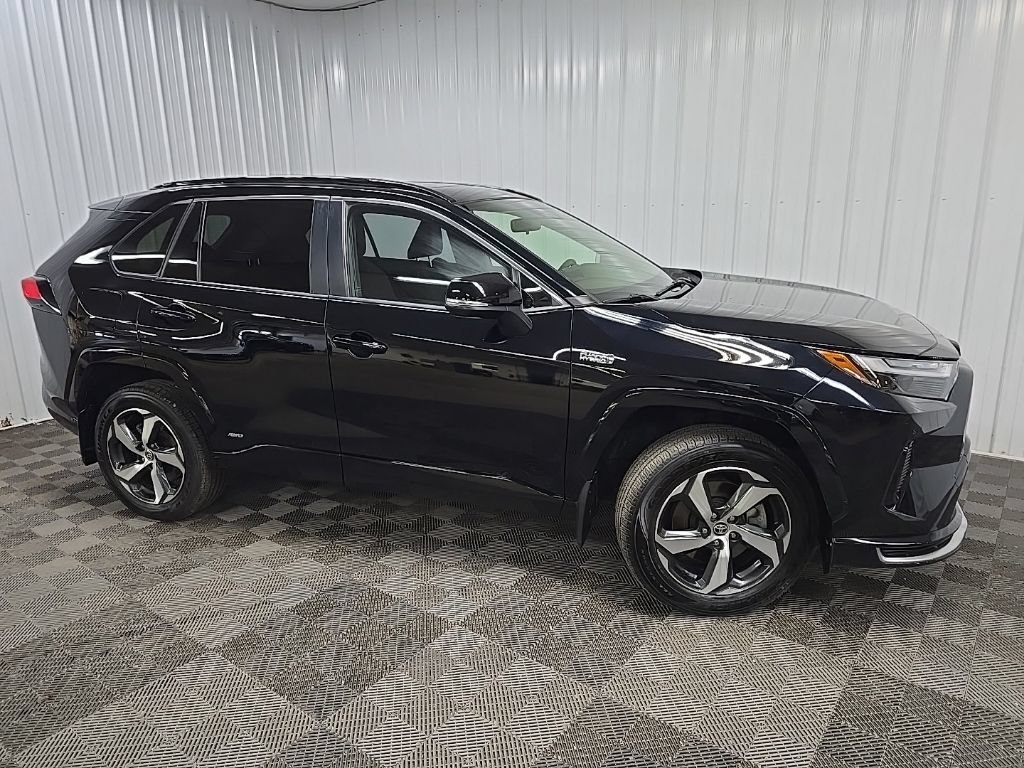 Used 2022 Toyota RAV4 SE w/ Weather & Moonroof Package