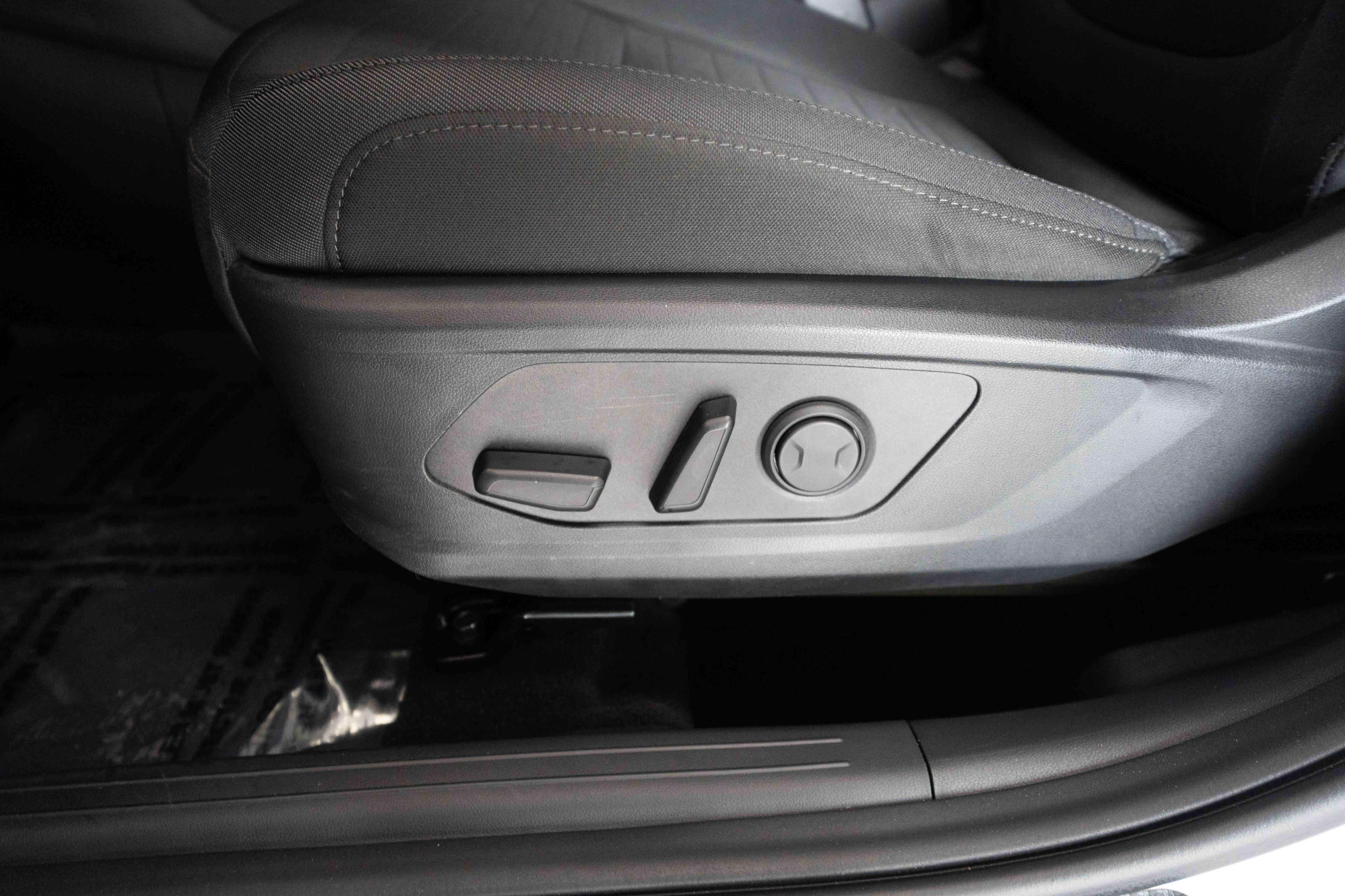 Used 2023 Hyundai Santa Cruz SEL Premium AWD/4WD image 12