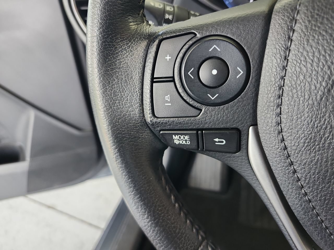 Used 2015 Toyota Corolla S FWD image 13