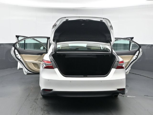 Used 2018 Toyota Camry XLE FWD image 44