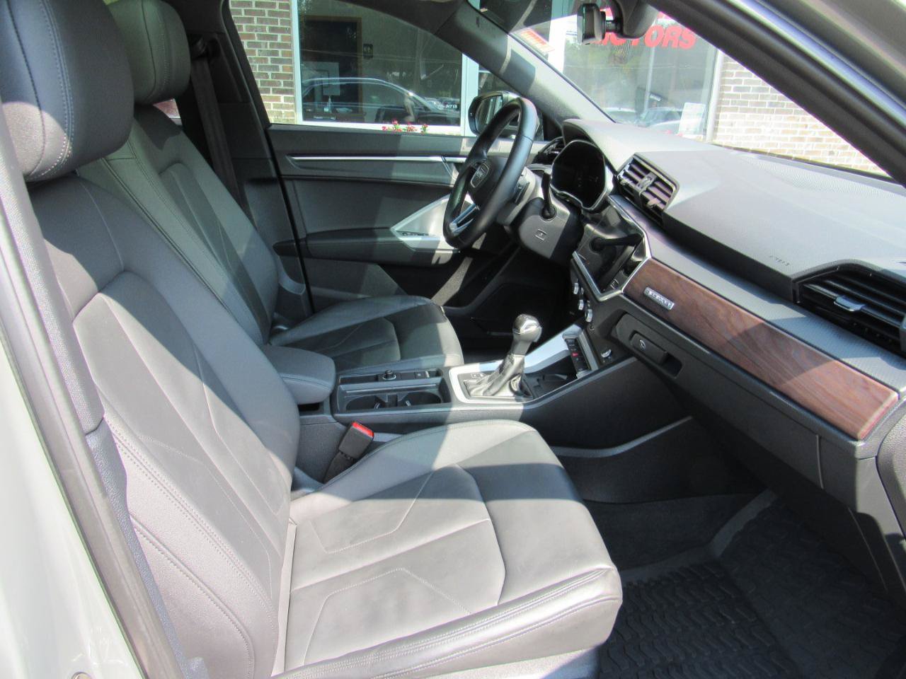 Used 2021 Audi Q3 2.0T Premium Plus w/ Premium Plus Package AWD/4WD image 32