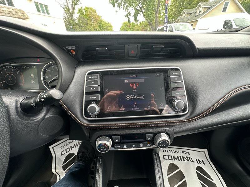 Used 2019 Nissan Kicks SR w/ SR Premium Package FWD image 14