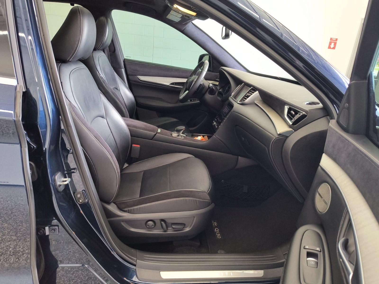 Used 2019 INFINITI QX50 Essential w/ Sensory Package FWD image 23
