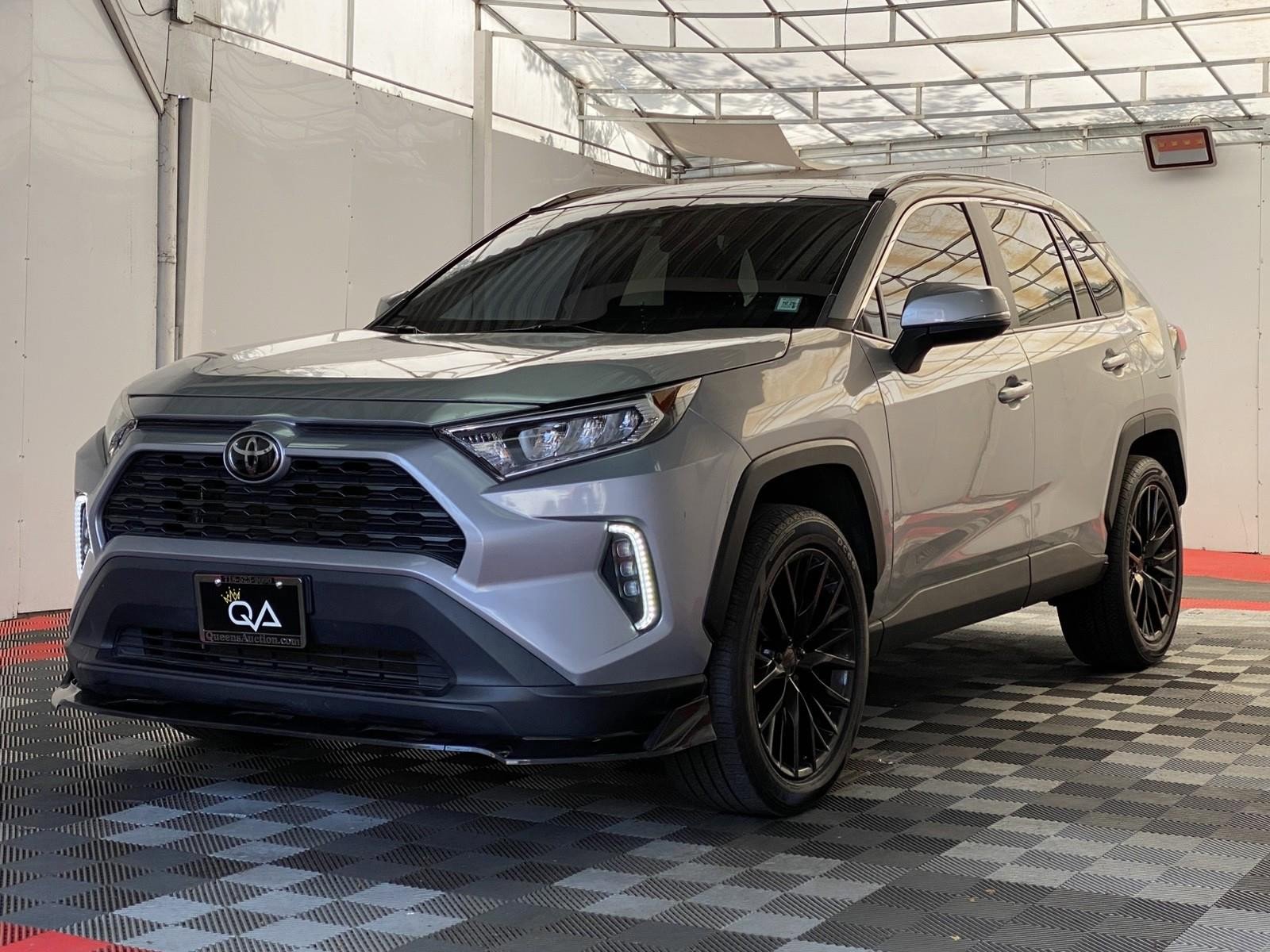 Used 2020 Toyota RAV4 XLE w/ Convenience Package AWD/4WD image 3
