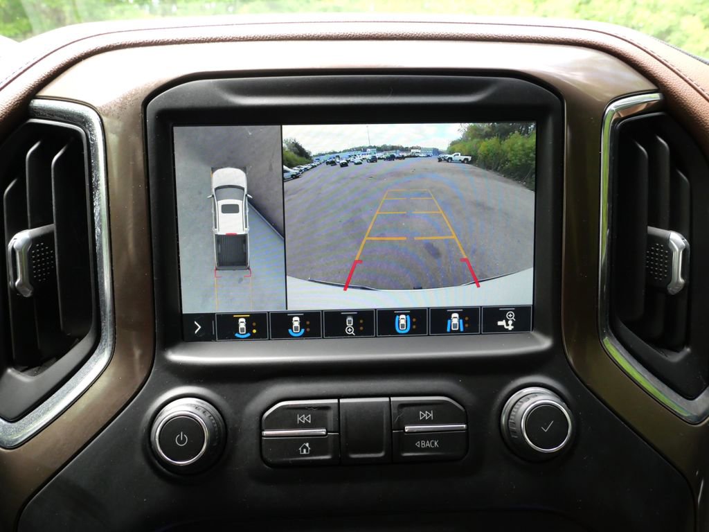 Used 2019 Chevrolet Silverado 1500 High Country w/ Technology Package AWD/4WD image 23