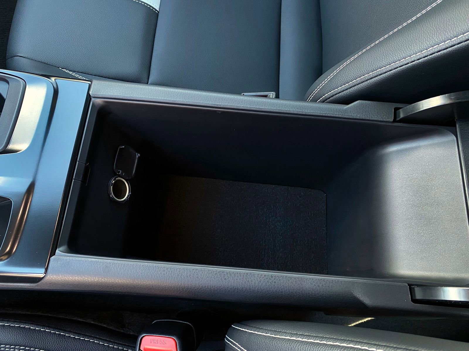 Used 2025 Toyota Camry SE image 18