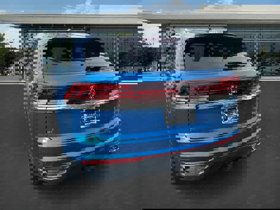 Used 2024 Volkswagen Atlas Cross Sport SE image 6