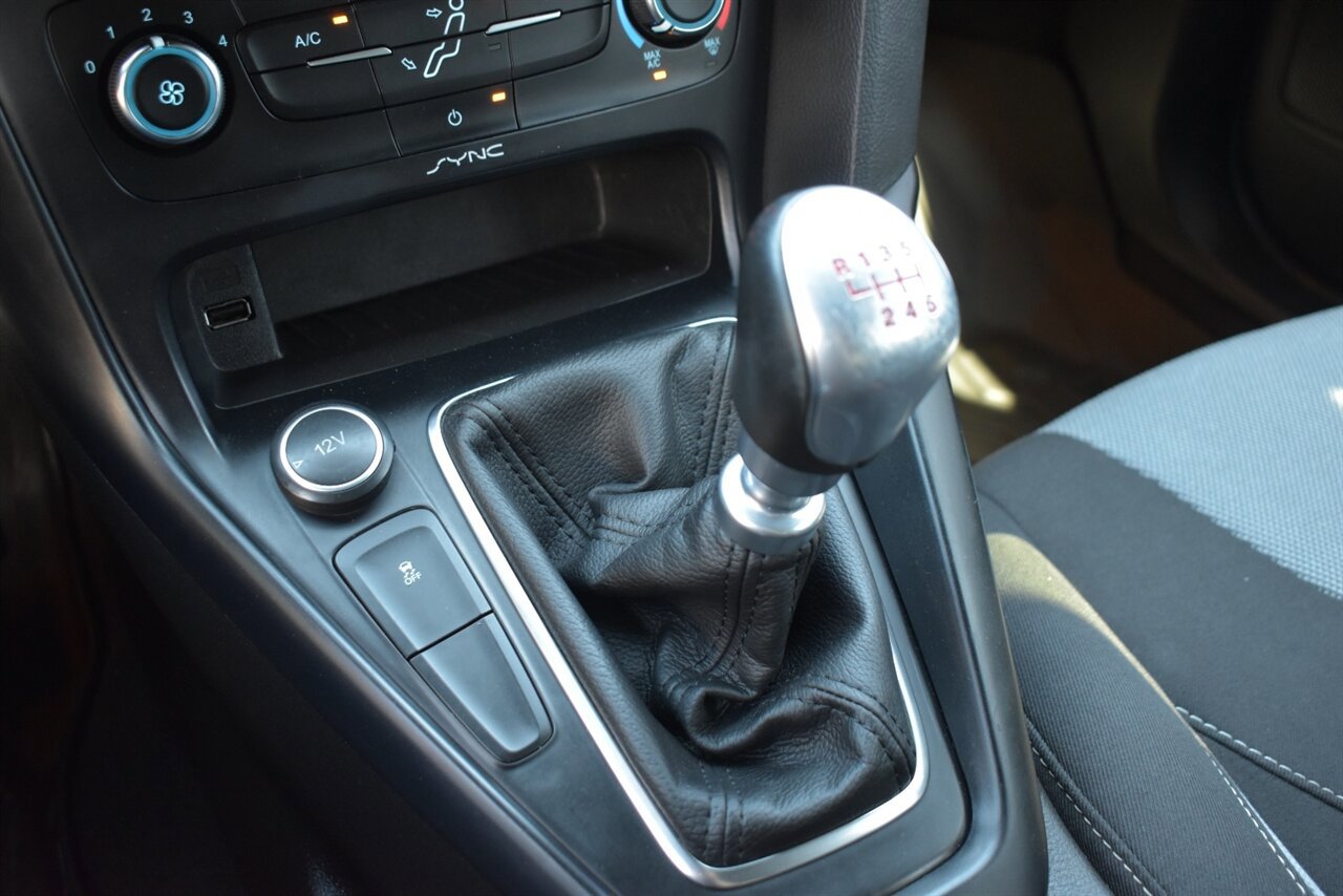 Used 2016 Ford Focus ST image 26
