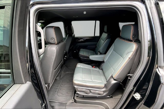 Used 2025 GMC Yukon XL AT4 AWD/4WD image 22