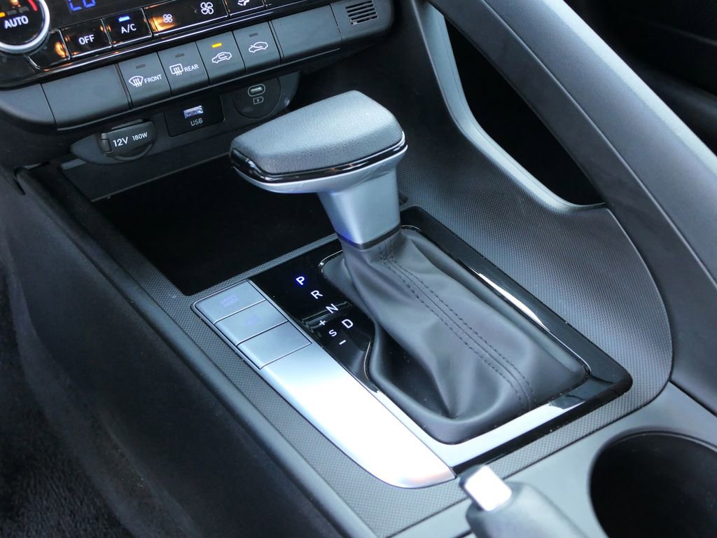 Used 2024 Hyundai Elantra SEL image 23