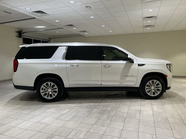 Used 2024 GMC Yukon XL Denali AWD/4WD image 6
