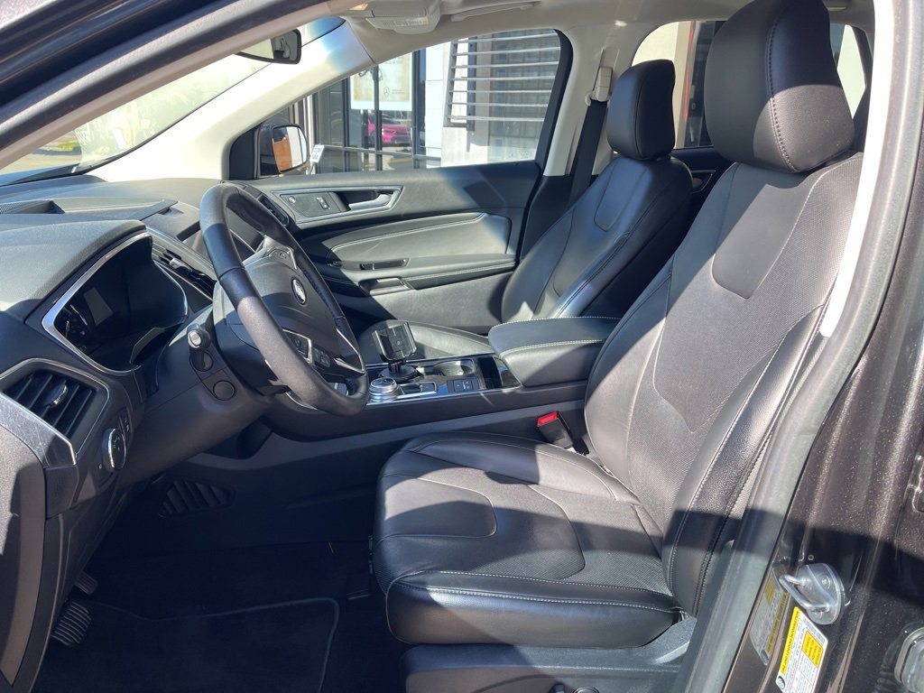 Used 2020 Ford Edge Titanium w/ Equipment Group 301A image 8