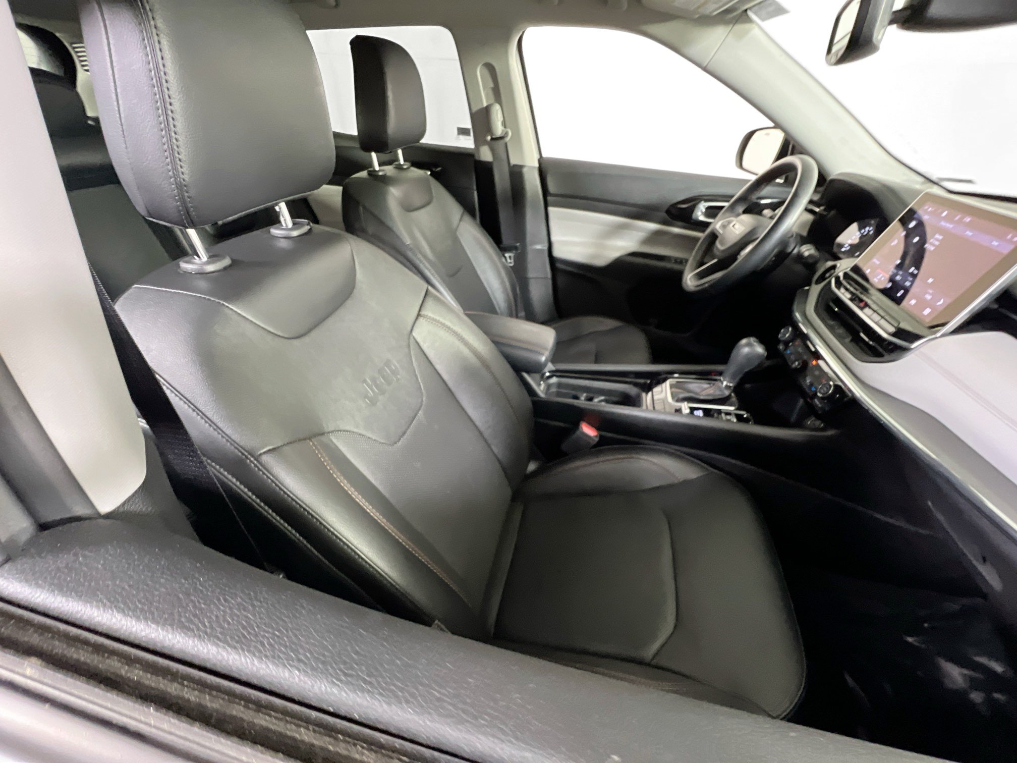 Used 2022 Jeep Compass Limited AWD/4WD image 25