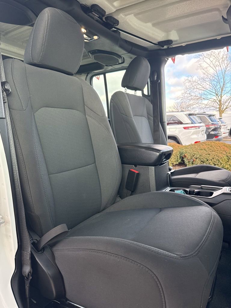 Used 2022 Jeep Wrangler Unlimited Sport image 22
