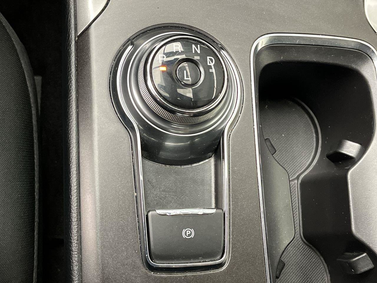 Used 2018 Ford Fusion SE FWD image 20