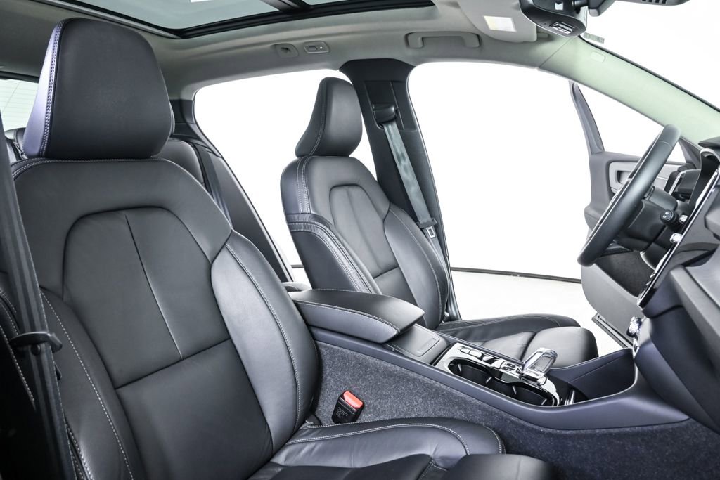 Certified 2023 Volvo XC40 B4 Plus w/ Driver Assist Package image 25