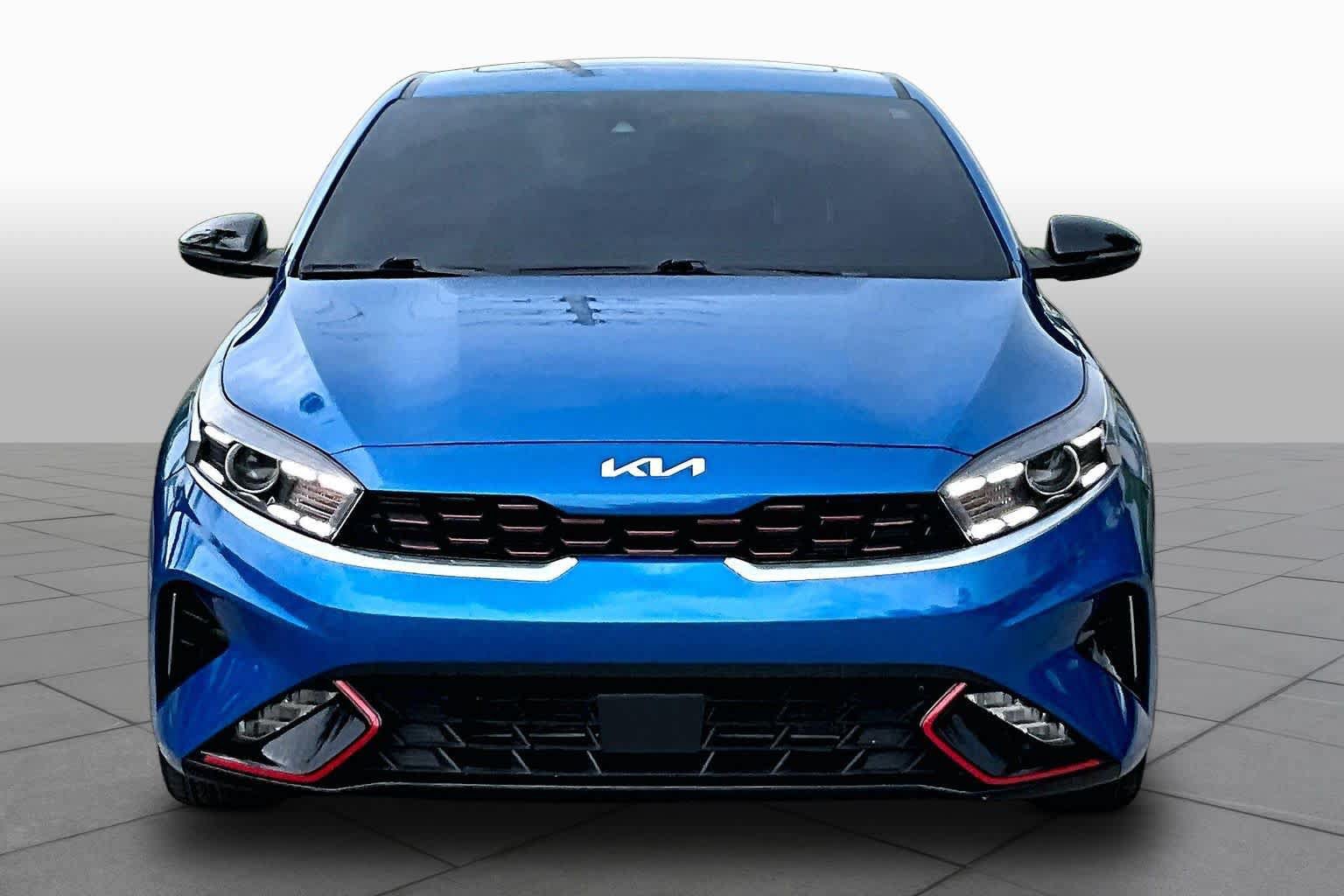 Used 2023 Kia Forte GT-Line w/ GT-Line Premium Package FWD image 4