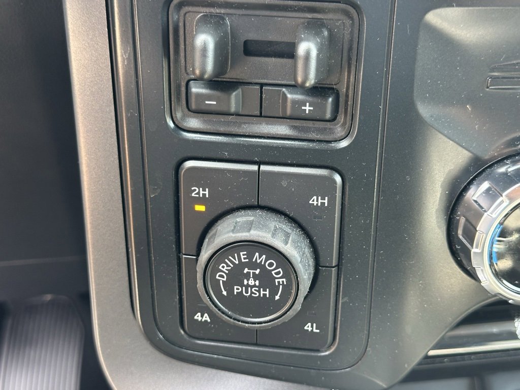 Used 2025 Ford F150 Lariat w/ Equipment Group 501A Mid image 7