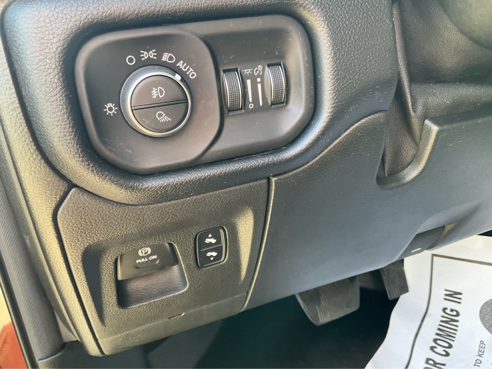 Used 2019 RAM 1500 Laramie AWD/4WD image 17
