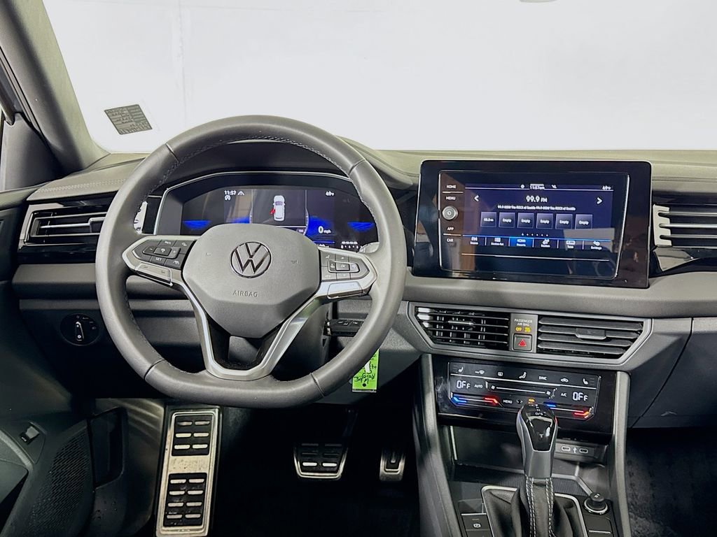 Used 2025 Volkswagen Jetta Sport image 13