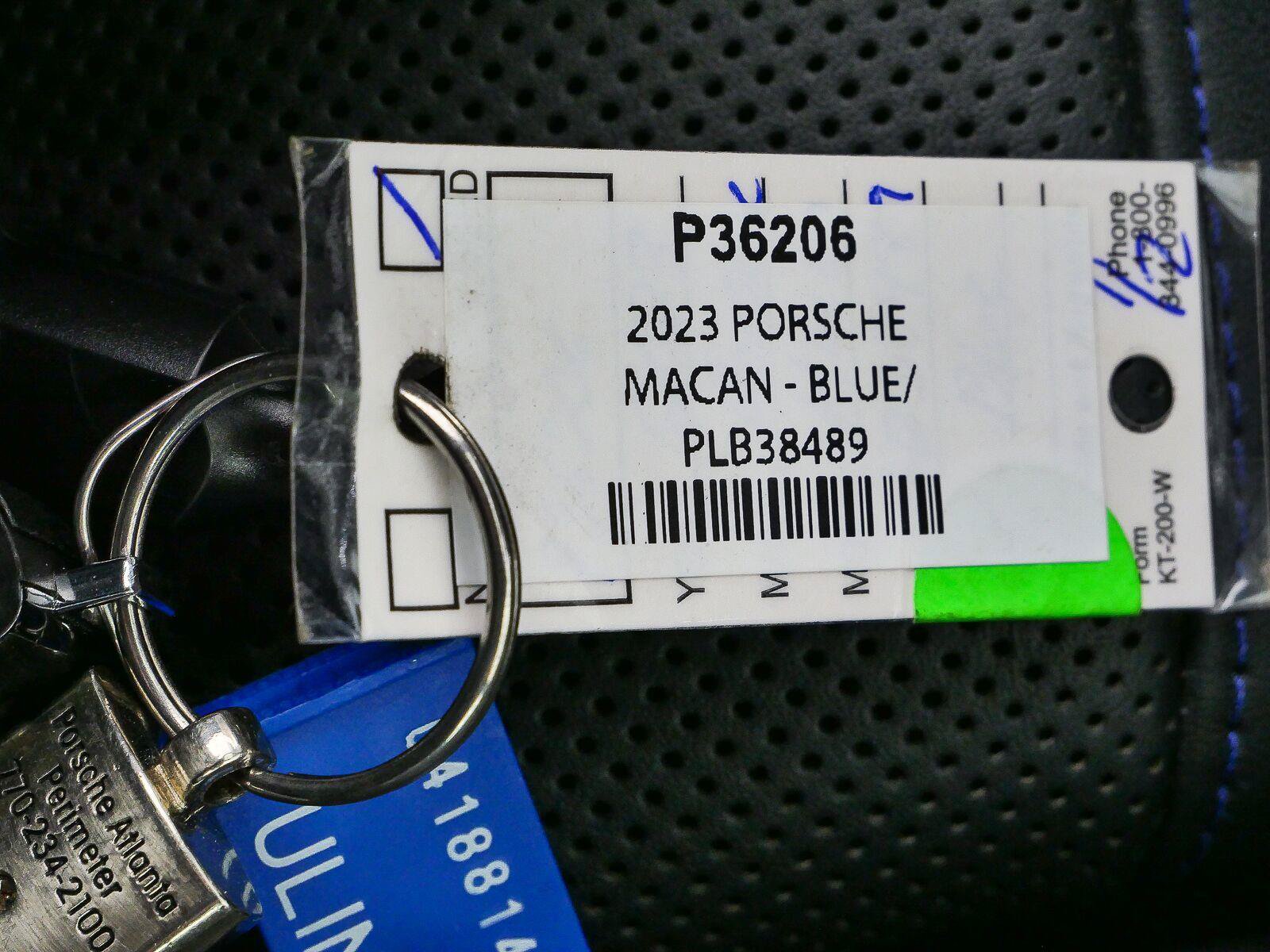 Certified 2023 Porsche Macan S AWD/4WD image 38