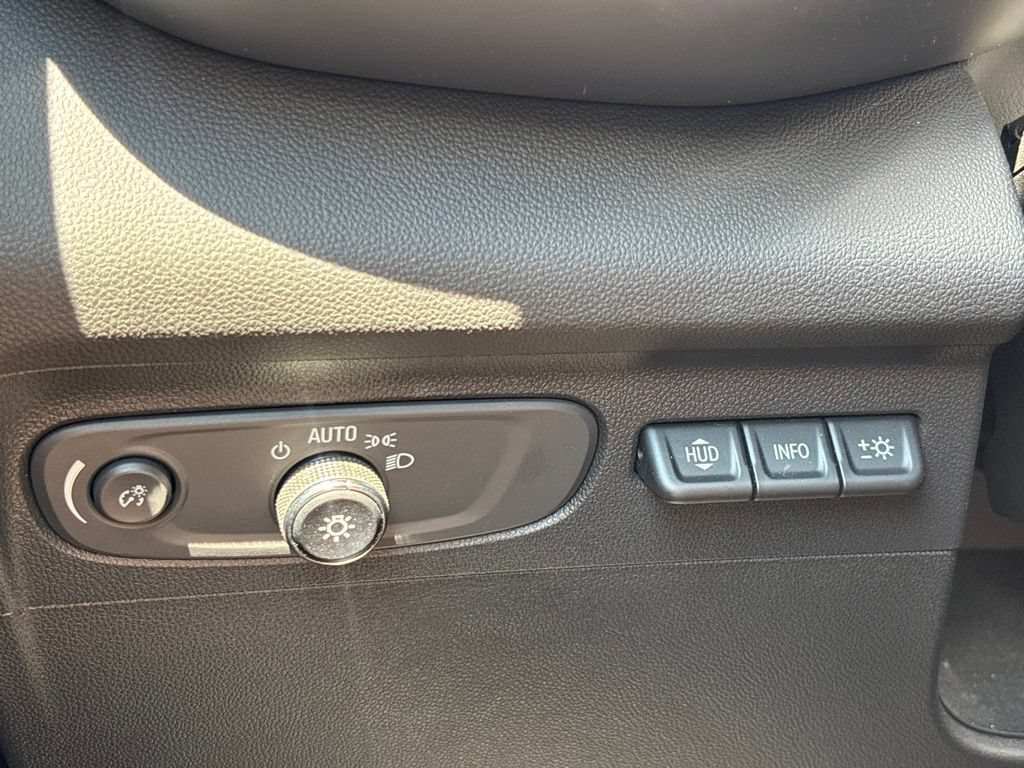 Used 2023 Buick Envision Avenir FWD image 25
