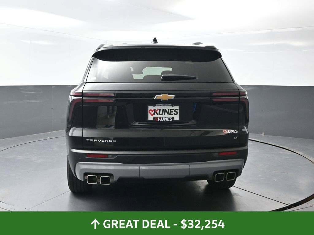 Used 2024 Chevrolet Traverse LT FWD image 12