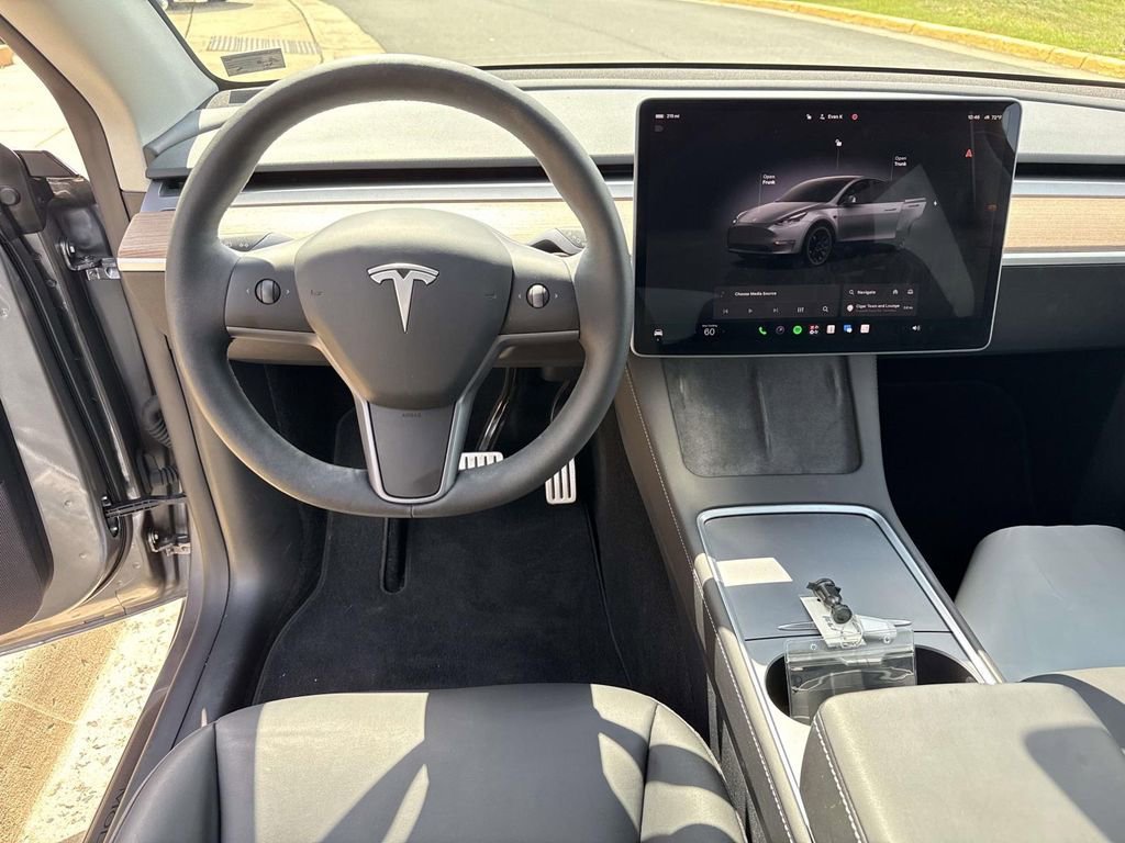 Used 2025 Tesla Model Y Performance AWD/4WD image 30
