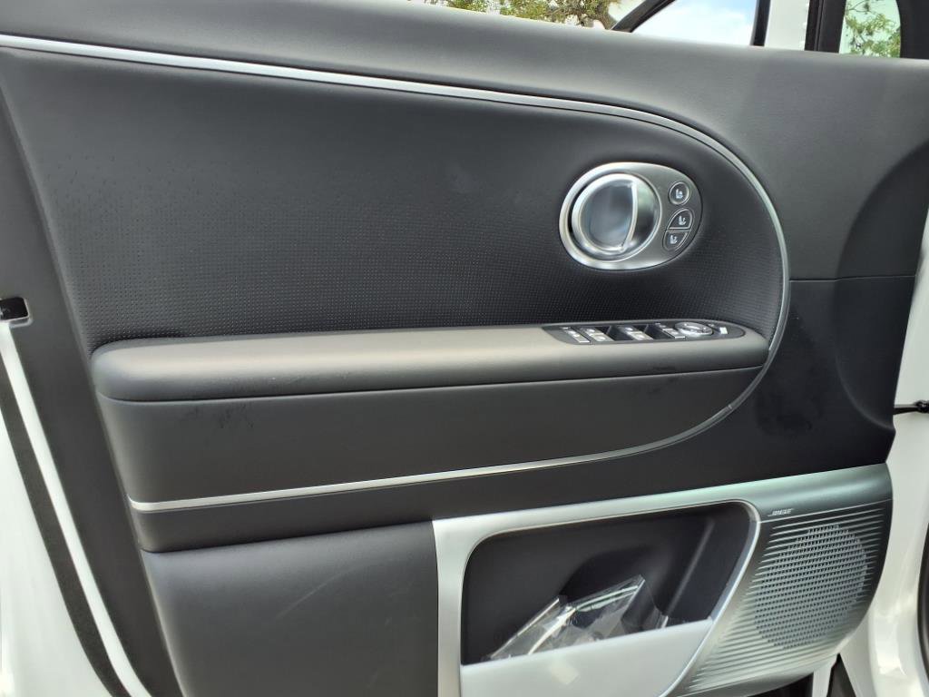 New 2026 Hyundai Ioniq 9 Calligraphy image 10