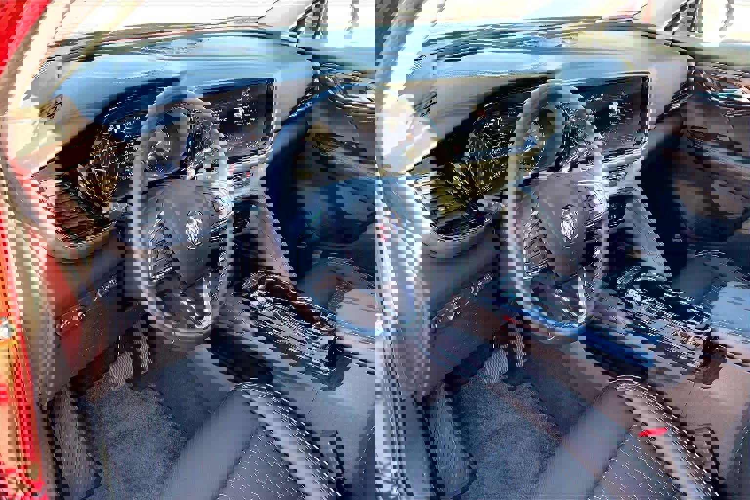 Used 2023 Buick Envision Avenir image 18