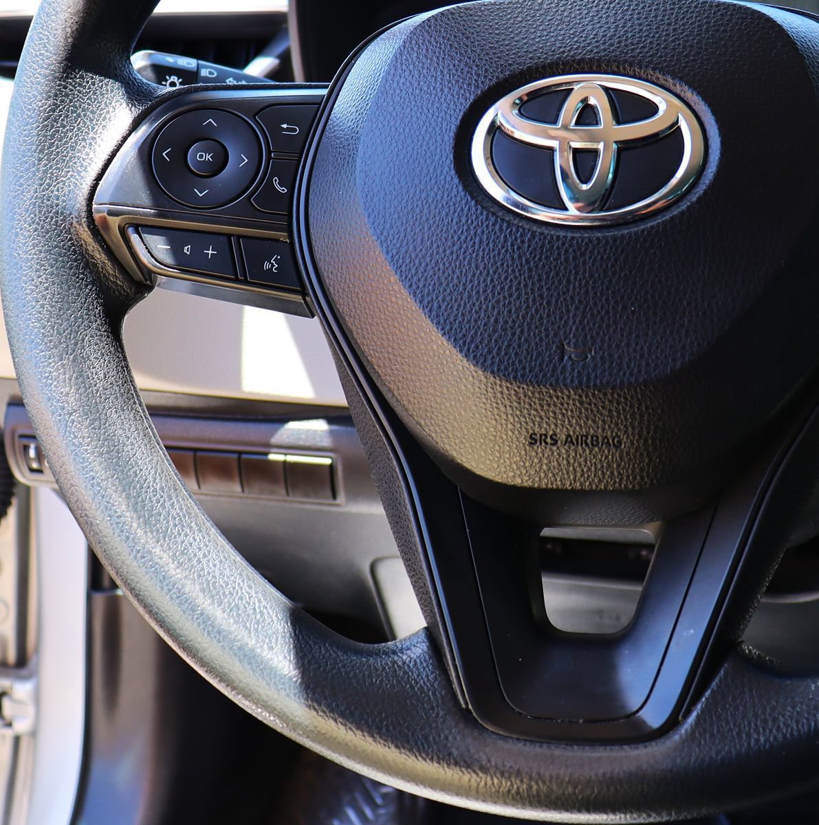 Used 2022 Toyota Corolla LE w/ Carpet Mat Package (TMS) FWD image 53